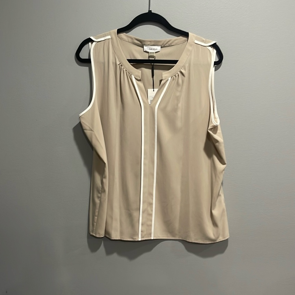 Women’s top size XL